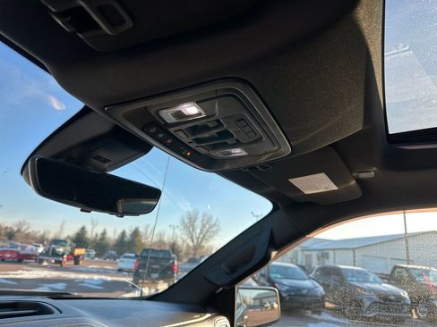 Used 2019 Chevrolet Silverado 1500 High Country image 19