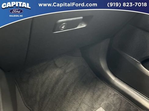 Used 2025 Kia Sorento LX FWD image 27
