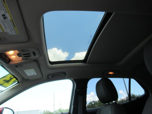 Used 2023 Buick Encore GX Essence w/ Experience Buick Package FWD image 17