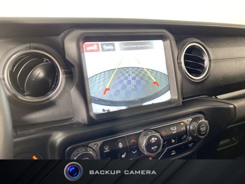 Used 2022 Jeep Wrangler Unlimited Sahara w/ LED Lighting Group AWD/4WD image 5