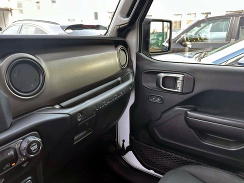 Used 2021 Jeep Wrangler Unlimited Sport AWD/4WD image 28