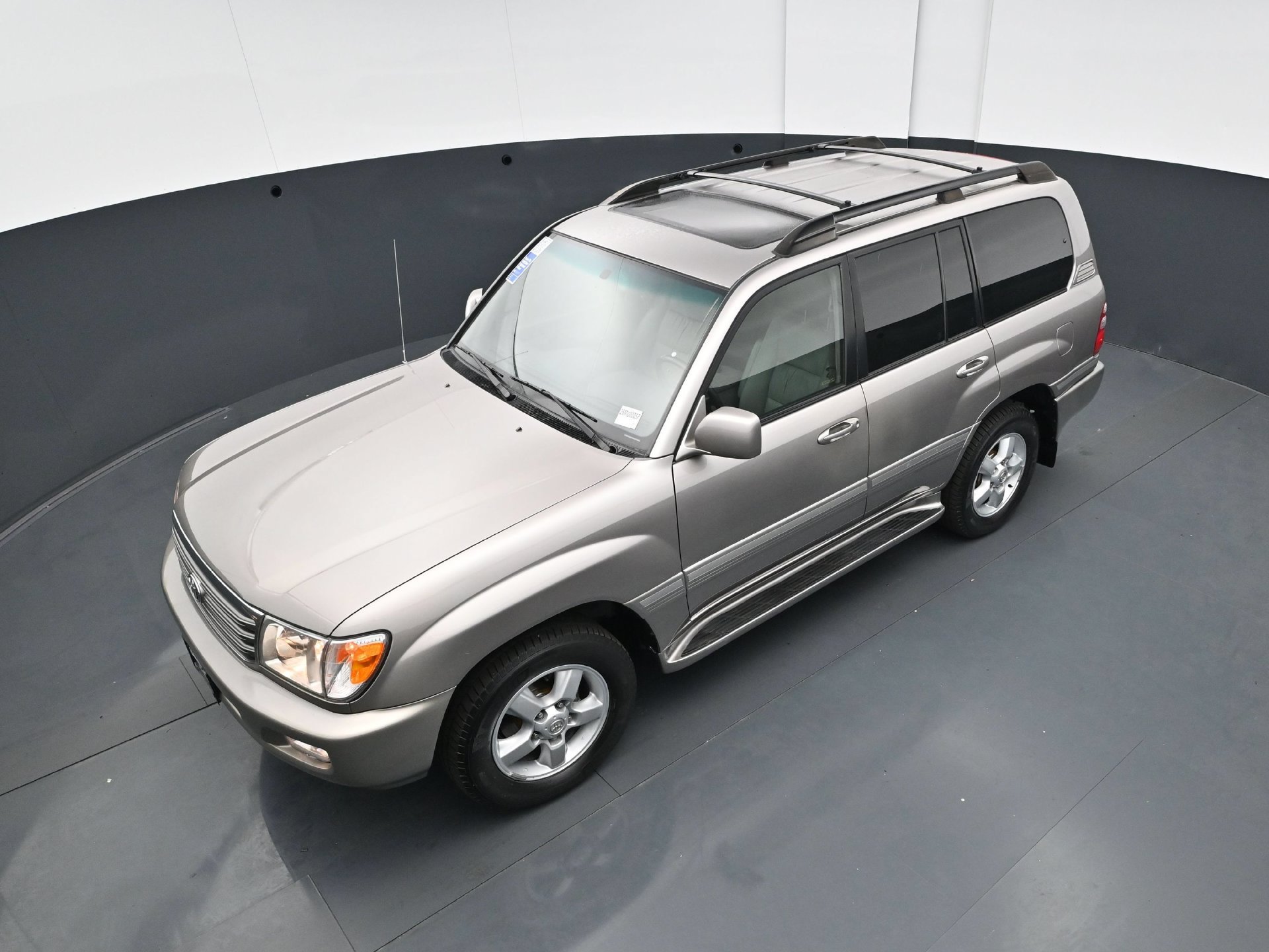 Used 2005 Toyota Land Cruiser AWD/4WD image 40