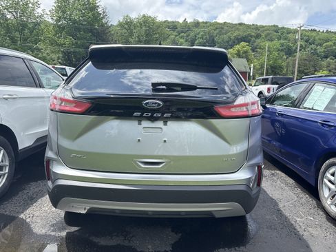 Certified 2022 Ford Edge SEL w/ Convenience Package AWD/4WD image 4