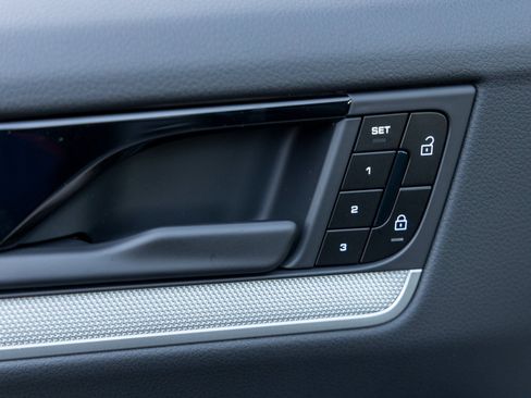 New 2026 Porsche Cayenne image 22