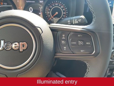Used 2025 Jeep Gladiator Sport AWD/4WD image 14
