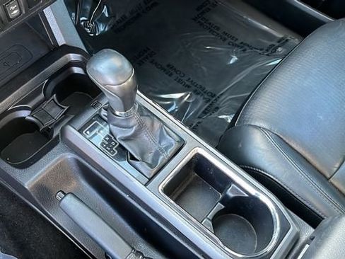 Used 2019 Toyota Tacoma TRD Off-Road image 14