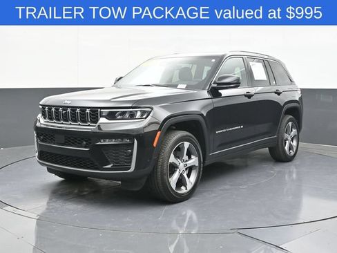 Used 2026 Jeep Grand Cherokee Limited w/ Luxury Tech Group II AWD/4WD image 4