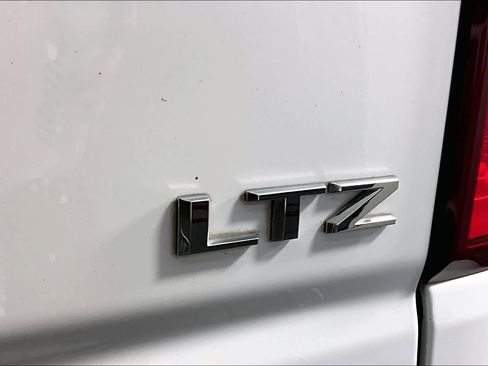 Used 2022 Chevrolet Silverado 1500 LTZ w/ Z71 Off-Road Package AWD/4WD image 10