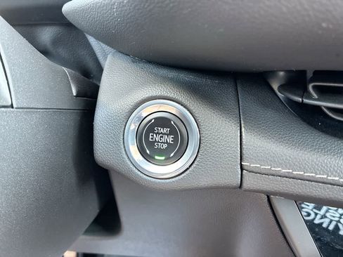 Used 2023 Buick Envision Preferred image 16