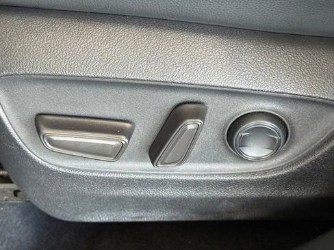 Certified 2022 Toyota Highlander XLE image 24