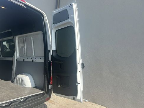 Used 2024 Mercedes-Benz Sprinter 2500 image 13
