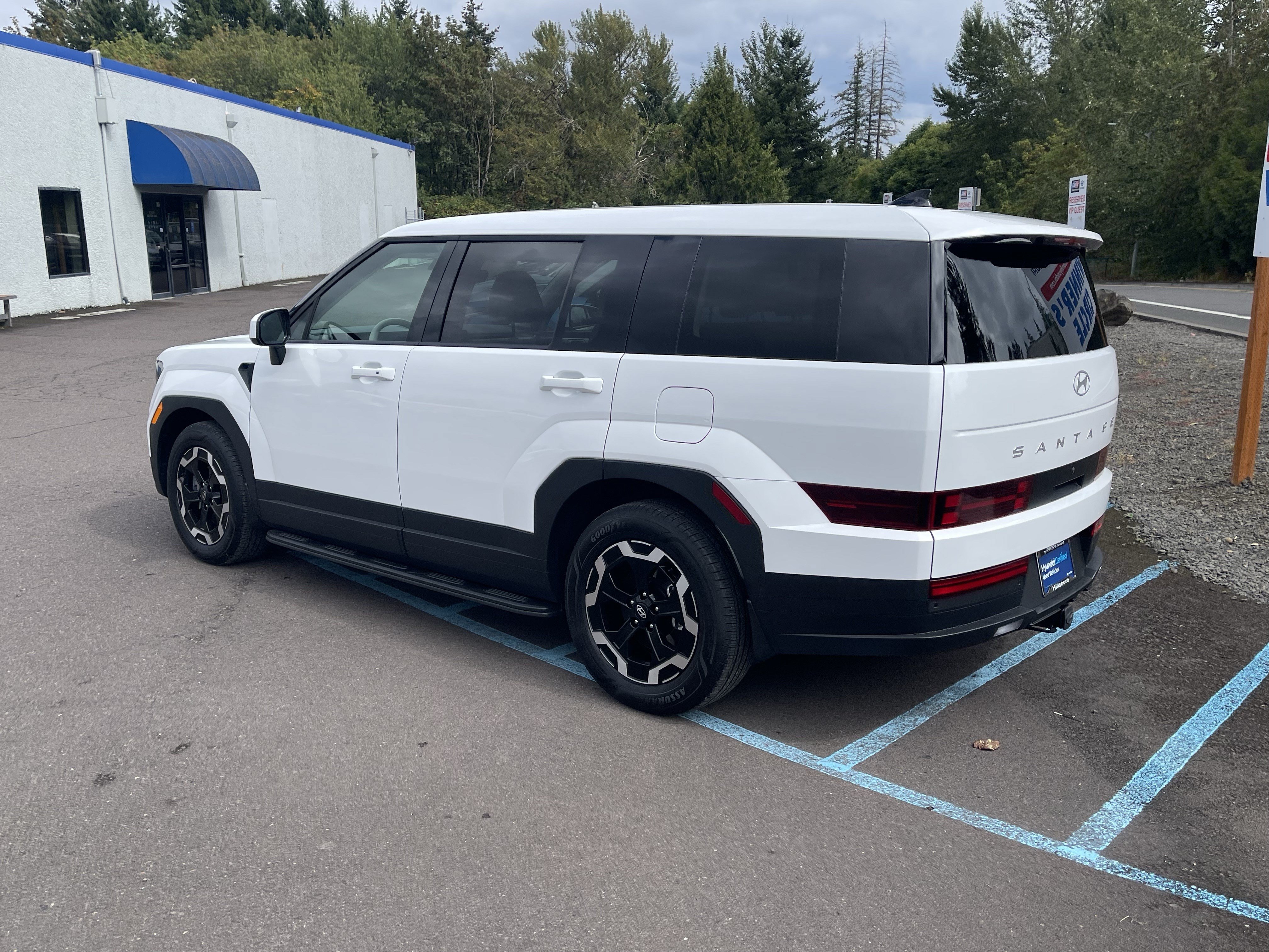 Certified 2025 Hyundai Santa Fe SE AWD/4WD image 3