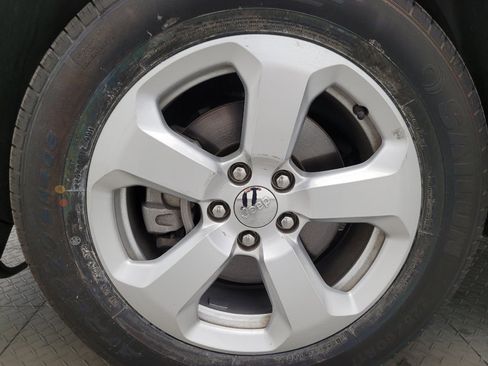 Used 2020 Jeep Compass Latitude FWD image 31