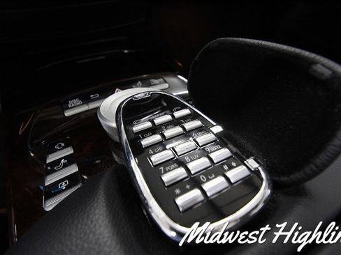 Used 2010 Mercedes-Benz S 550 4MATIC image 30