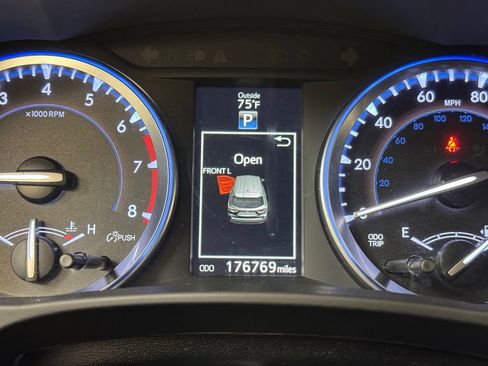 Used 2016 Toyota Highlander XLE AWD/4WD image 31