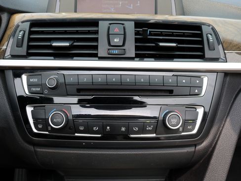 Used 2016 BMW 428i Convertible image 26