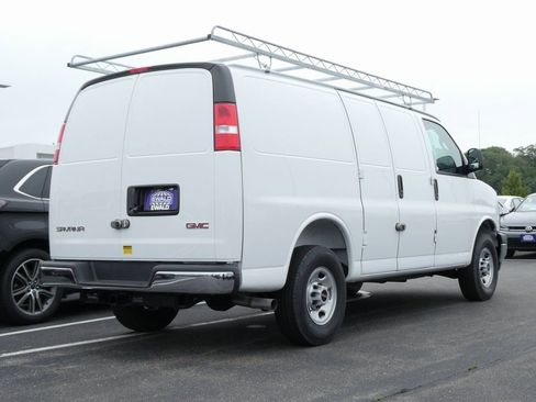 New 2025 GMC Savana 3500 w/ Driver Convenience Package RWD image 4