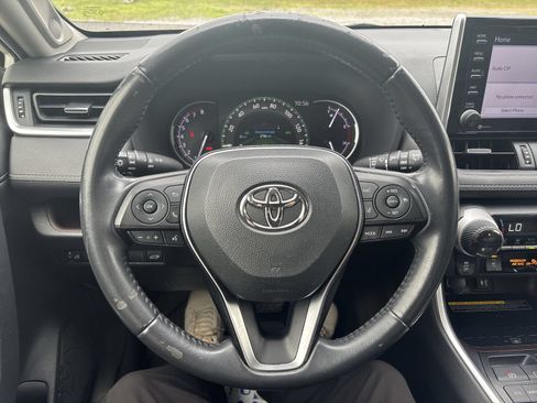 Used 2019 Toyota RAV4 Limited w/ Advanced Technology Package FWD image 17