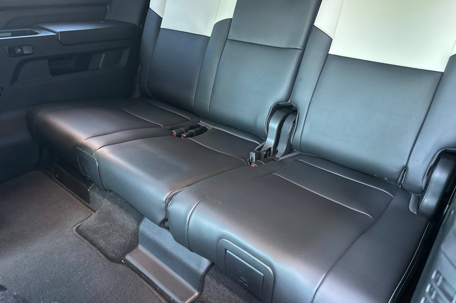Used 2024 Toyota Sequoia Capstone AWD/4WD image 19