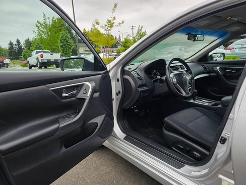 Used 2017 Nissan Altima 2.5 SV FWD image 26