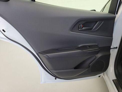 Used 2025 Toyota Prius LE FWD image 14
