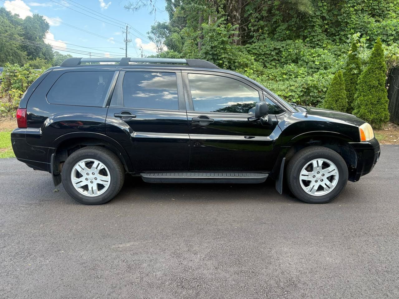 Used 2008 Mitsubishi Endeavor LS FWD image 2