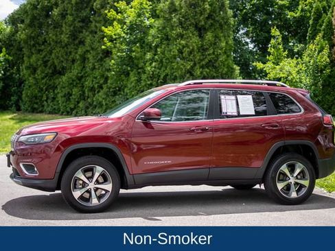 Used 2019 Jeep Cherokee Limited w/ Luxury Group AWD/4WD image 8
