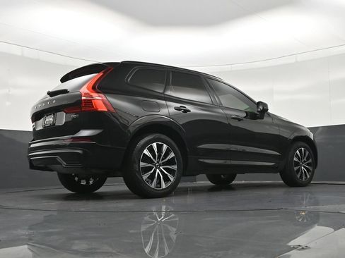 Certified 2024 Volvo XC60 B5 Core w/ Protection Package Premier AWD/4WD image 32
