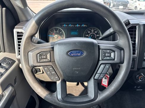 Used 2015 Ford F150 XLT AWD/4WD image 15
