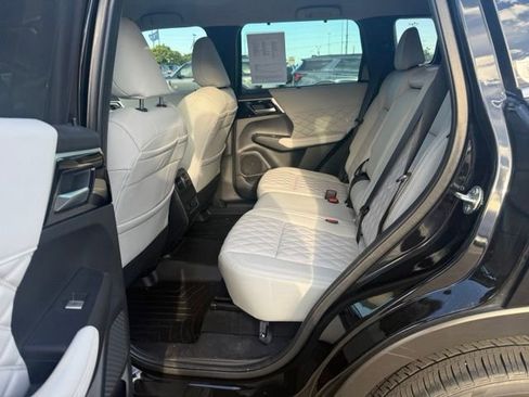 Used 2023 Mitsubishi Outlander SEL AWD/4WD image 15