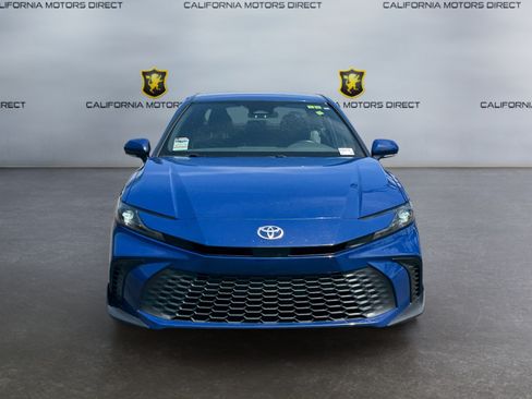 Used 2025 Toyota Camry SE FWD image 8