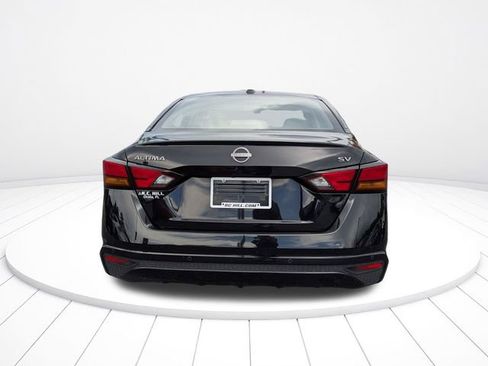 Used 2024 Nissan Altima 2.5 SV FWD image 4