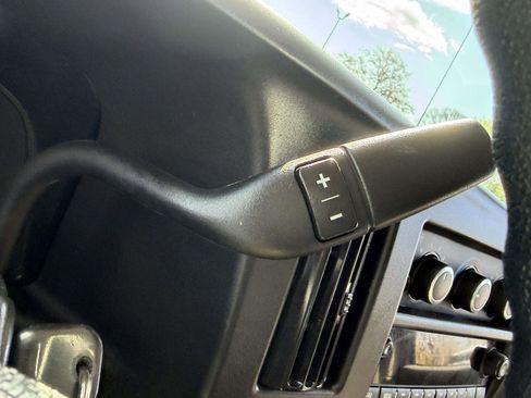 Used 2024 Chevrolet Express 2500 w/ Driver Convenience Package image 31