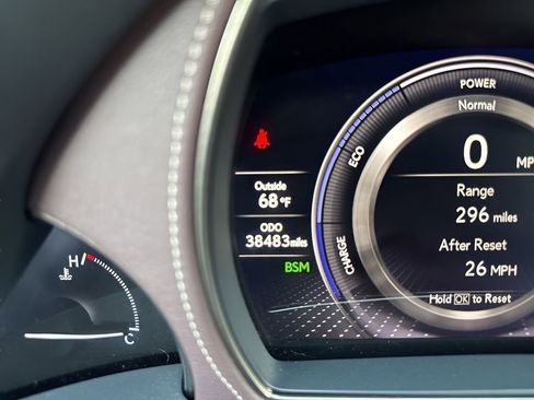 Used 2018 Lexus LS 500h w/ Luxury Package image 26