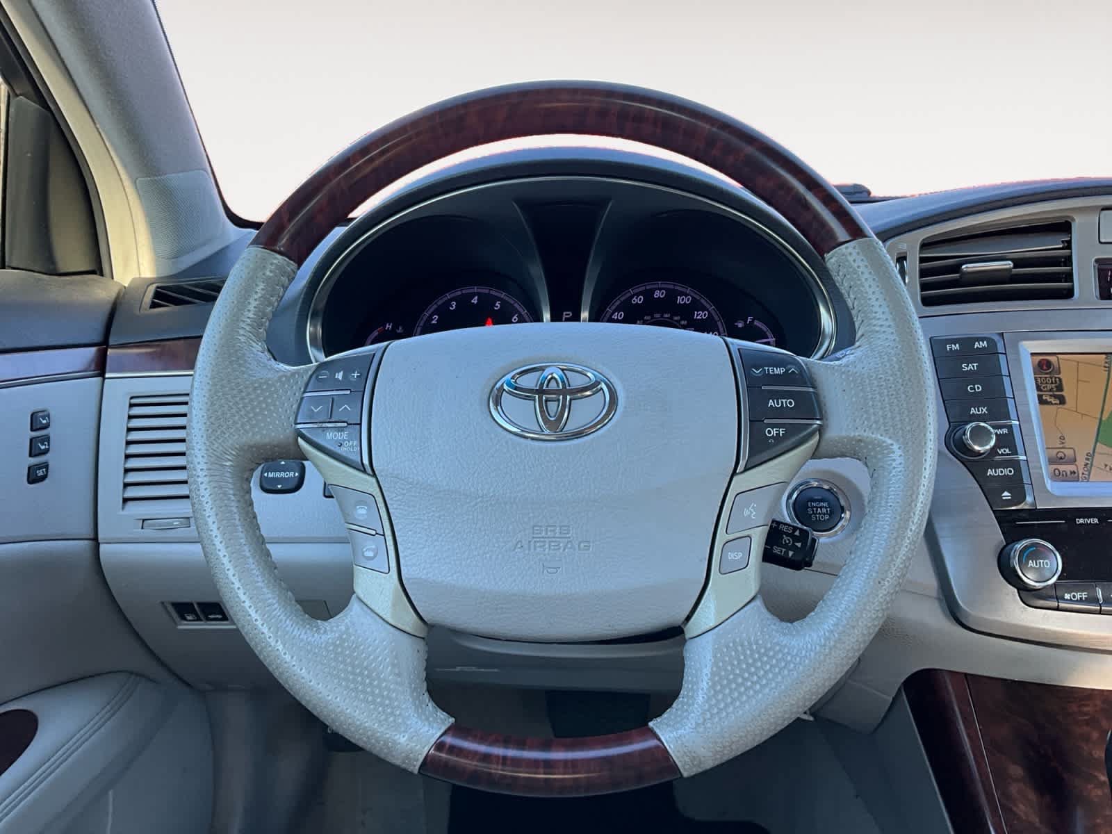 Used 2011 Toyota Avalon Limited FWD image 12