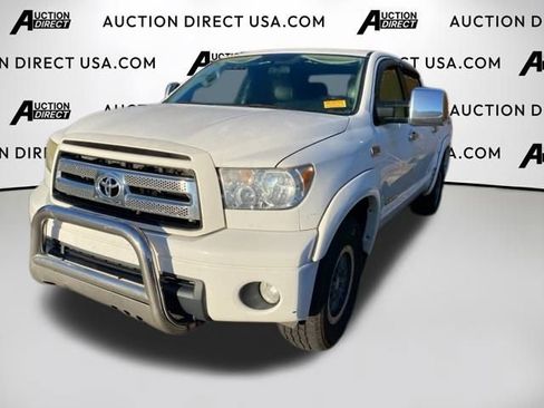 Used 2010 Toyota Tundra 4x4 CrewMax image 16