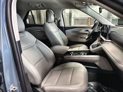 New 2026 Ford Explorer Active w/ Active Comfort Package AWD/4WD image 32