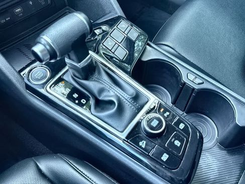 Used 2024 Kia Sportage EX FWD image 21