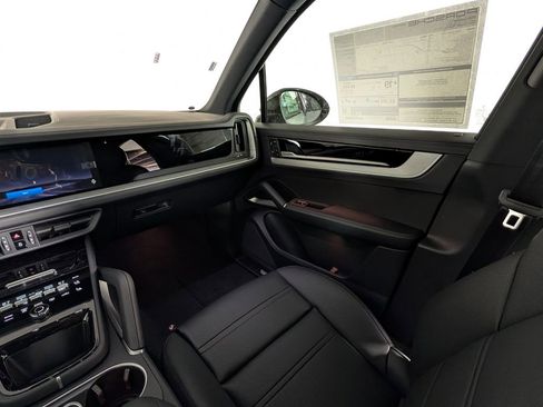 New 2026 Porsche Cayenne image 24