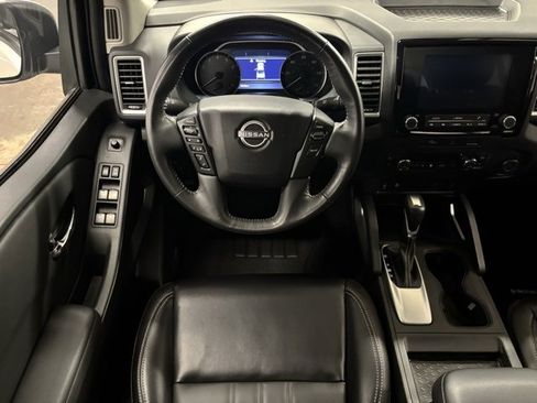 Used 2024 Nissan Frontier SL image 11
