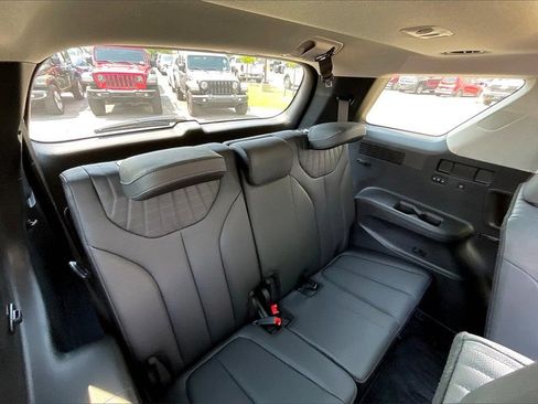 Certified 2025 Hyundai Palisade Limited FWD image 31