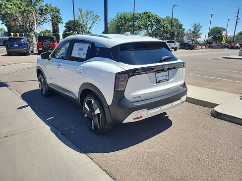 New 2025 Nissan Kicks SR FWD image 5