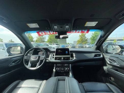Used 2024 GMC Yukon XL SLT RWD image 26