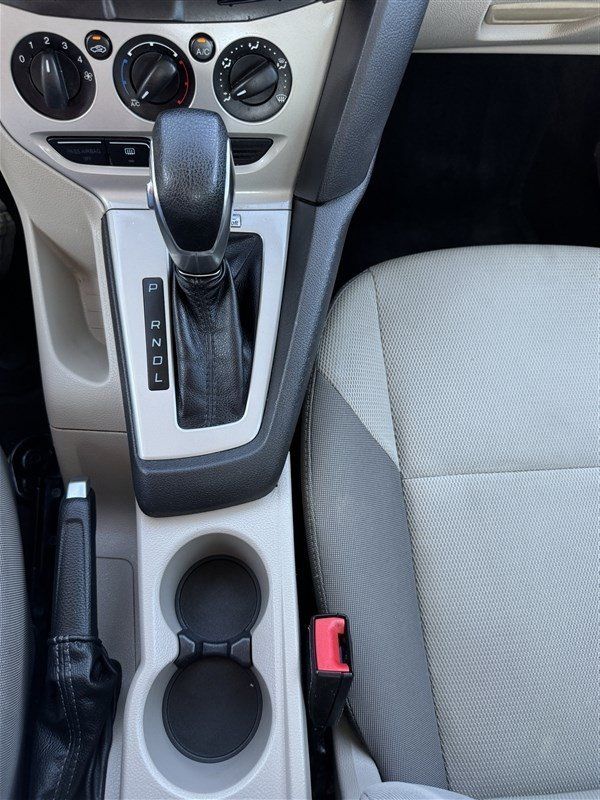 Used 2014 Ford Focus SE FWD image 20