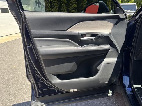 Certified 2024 Toyota Grand Highlander AWD image 11