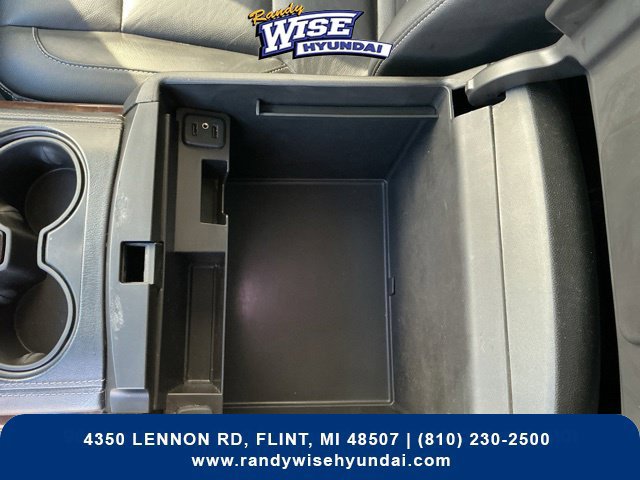 Used 2018 Chevrolet Suburban LT AWD/4WD image 33