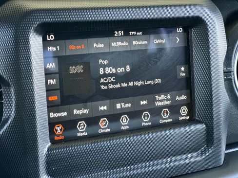 Used 2018 Jeep Wrangler Unlimited Sahara AWD/4WD image 18