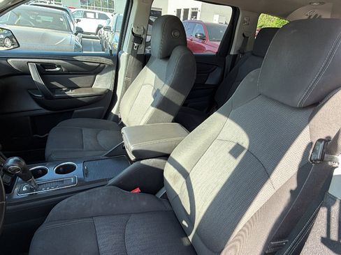 Used 2016 Chevrolet Traverse LT FWD image 17