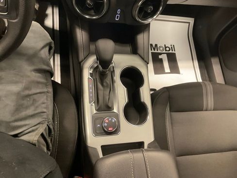 Used 2025 Chevrolet Blazer LT image 21