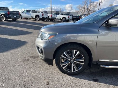 Used 2018 Nissan Pathfinder Platinum AWD/4WD image 5